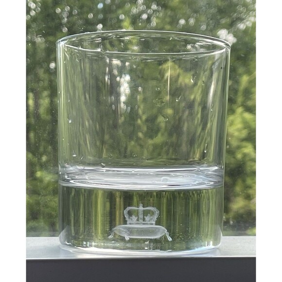 CROWN ROYAL floating crown on pillow 3D Hologram Rocks whiskey Glass set of 2 - Picture 2 of 16